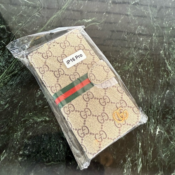 Gucci knockoff iP16 Pro Monogram Phone Case - Picture 13 of 13